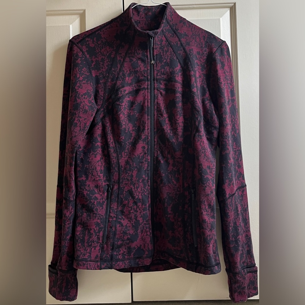 🍒LULULEMON DEFINE Jacket sz 12 SCATTER BLOSSOM JACQUARD Black/Garnet Red